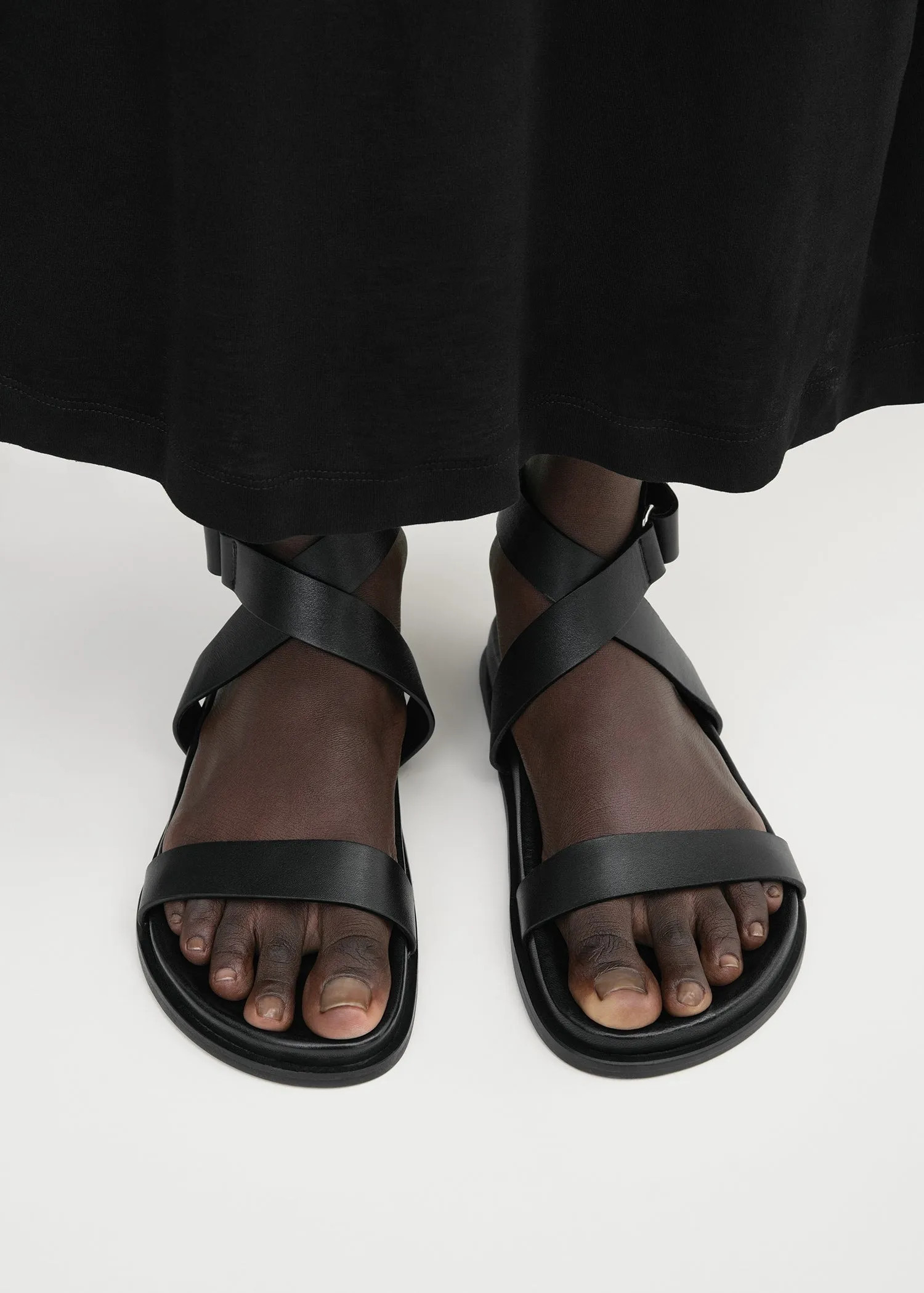 Chunky leather sandals black