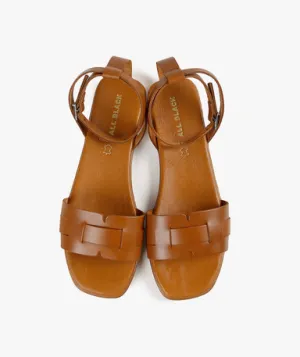 PEQUENA Tan Leather Sandals